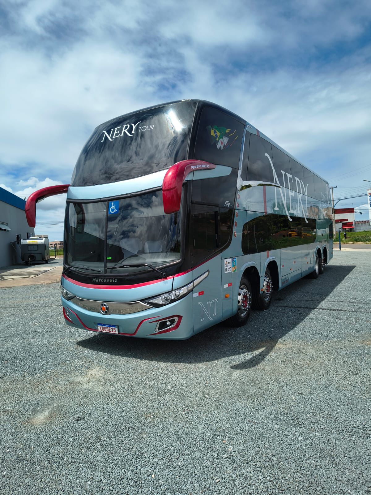 Ônibus Nery Tour lateral